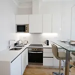 Augusta Street 229- 4 Esq Lägenhet